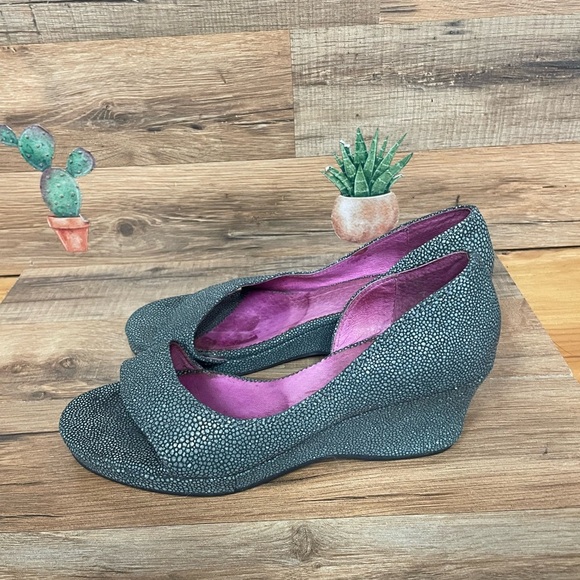 FarylRobin peep toe wedge sandal heels women’s size 7 dragon scale - Picture 3 of 7